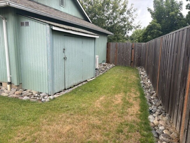 Building Photo - Newly updated