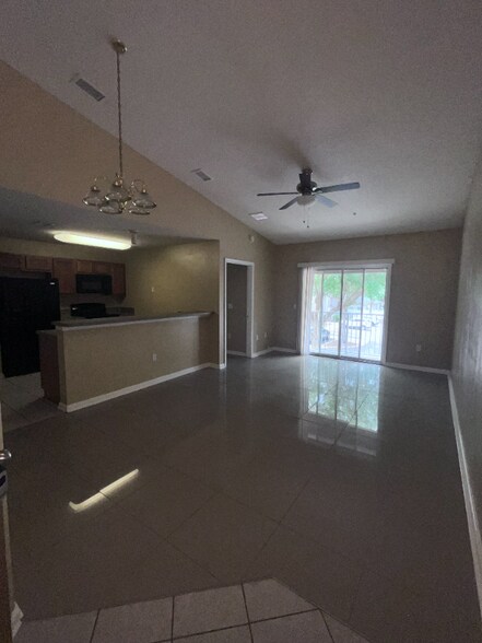 Building Photo - 1418 Manotak Point Dr