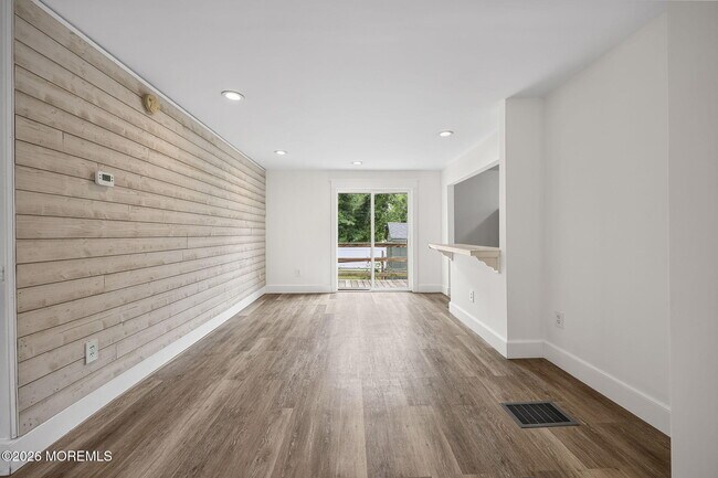 Building Photo - 1429 Marconi Rd