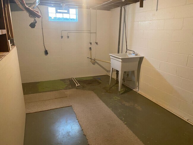 Building Photo - 3 Bedroom 1.5 Bathroom Single Family Home in Upper Arlington. OH