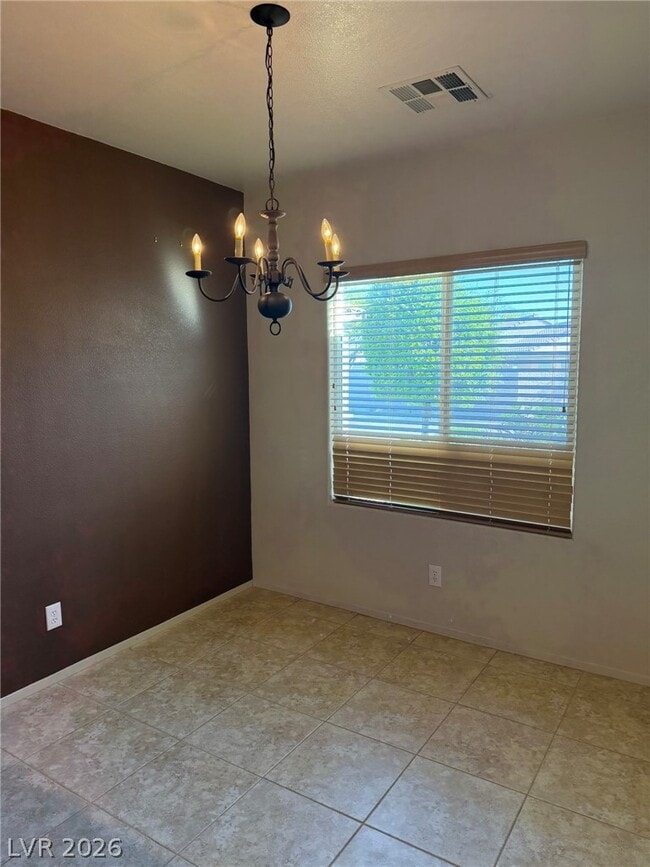 Building Photo - 2747 Lochleven Way