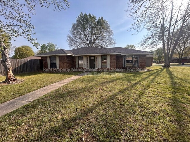 Building Photo - 8801 Meandering Way