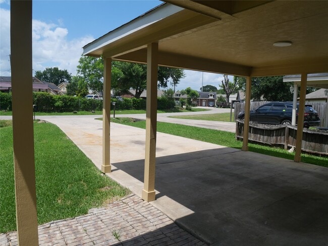 Building Photo - 6603 Schambray St