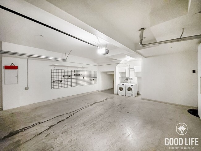 Building Photo - Highly Desired Irvine Living | 3-Bed, Office, Gated Community