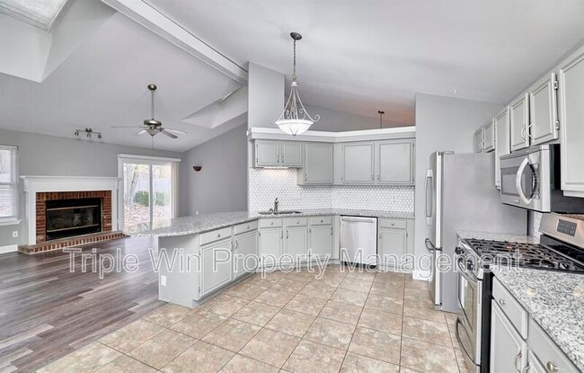 Building Photo - 121 Walnut Hill Dr