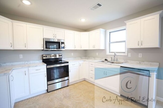 Building Photo - Move in special $900!! Beautiful new construction 3 bed / 2 bath home - Lake City