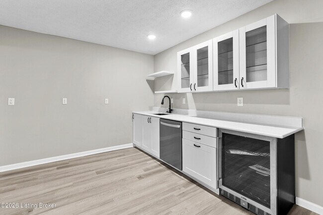 Building Photo - 58 Riverside Ln