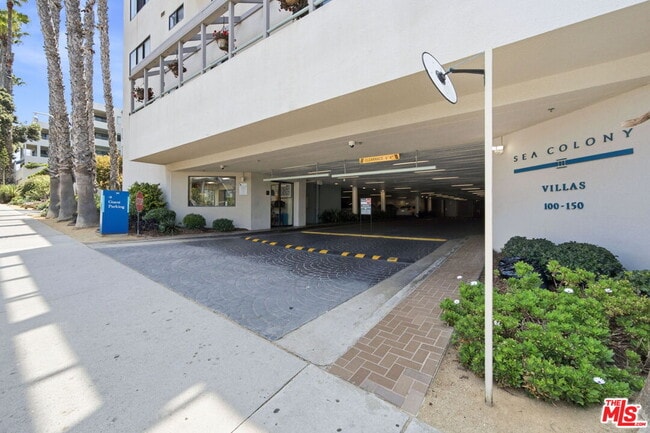 Building Photo - 122 Ocean Park Blvd