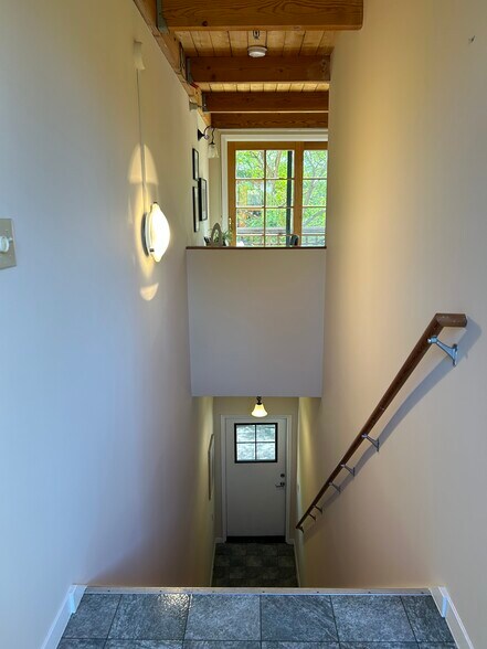 Building Photo - 2120 6th St