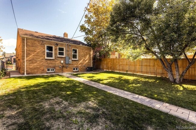 Building Photo - Beautiful Brick Bungalow near Denver Zoo and the Museum of Nature and Science!