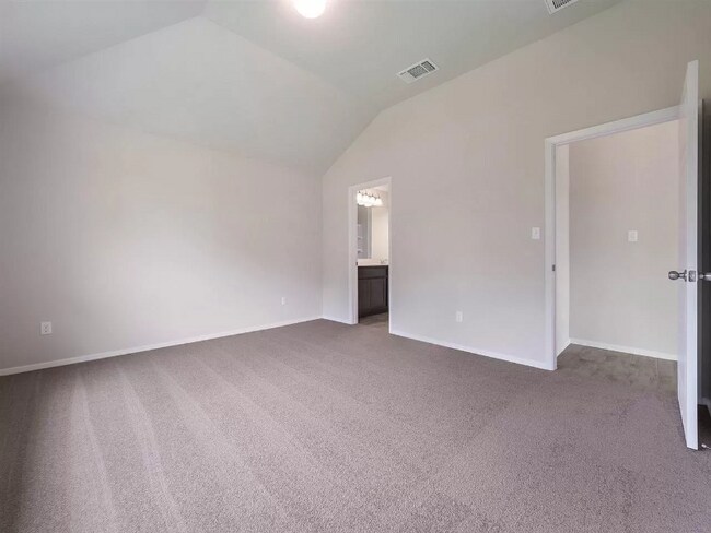 Building Photo - 315 Schuylerville Dr