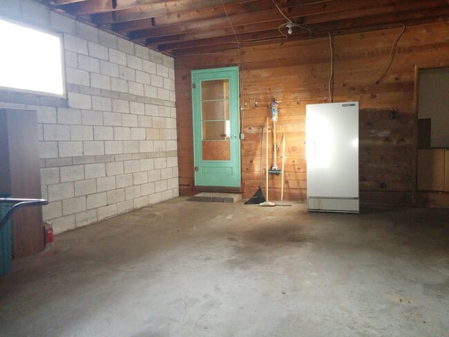 Building Photo - Ranch Style Home in the Lewis and Clark Area