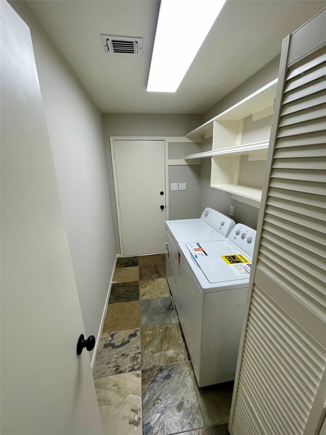 Building Photo - 12854 Westhorpe Dr