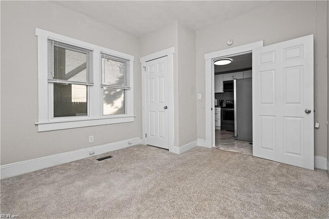 Building Photo - 868 W 36th St