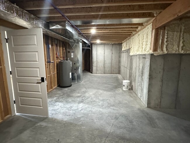 Building Photo - NEW CONSTRUCTION 5 Bed 3 Bath w/ Walk Out Basement Waynesville School District