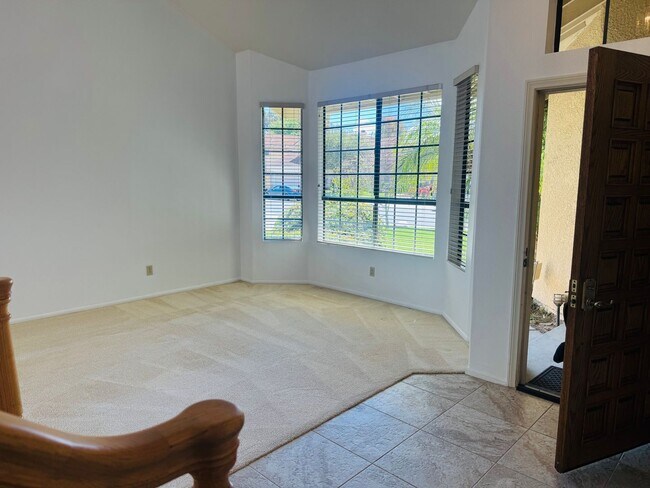 Building Photo - View Mission Oaks 4 Bedroom