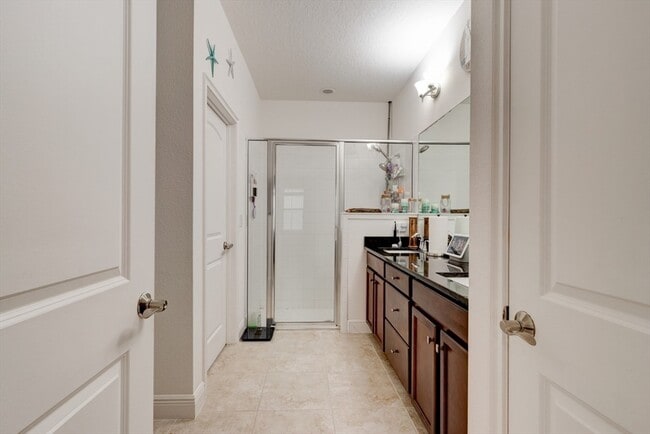 Building Photo - 5424 Estero Loop