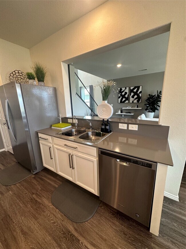 Building Photo - 5730 Pampus Prairie Rd