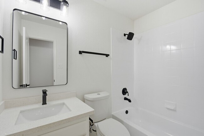 Building Photo - 20615 Moonrise River Ln