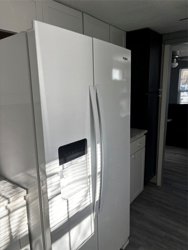 Building Photo - 100B Ross St