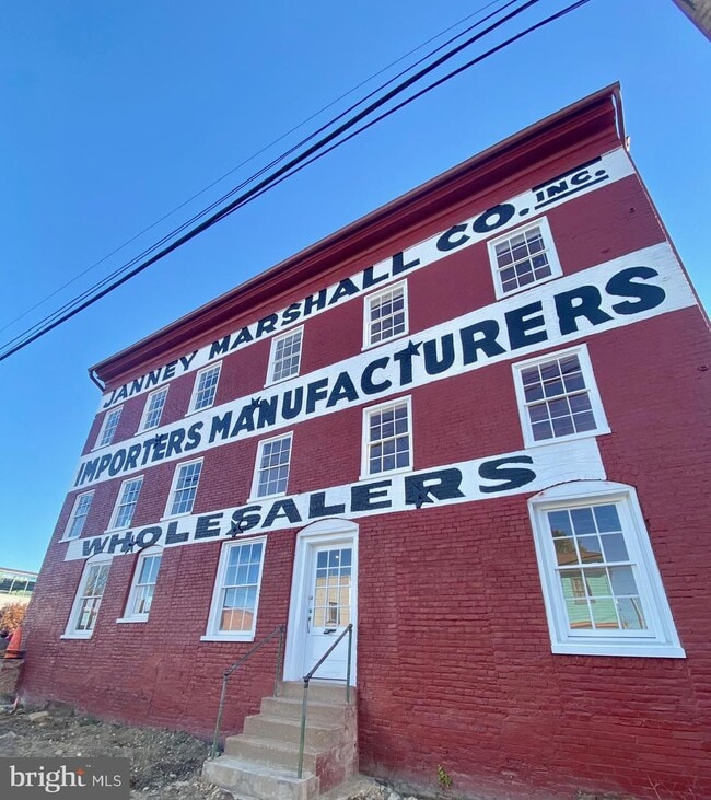 Building Photo - 401 Princess Anne St