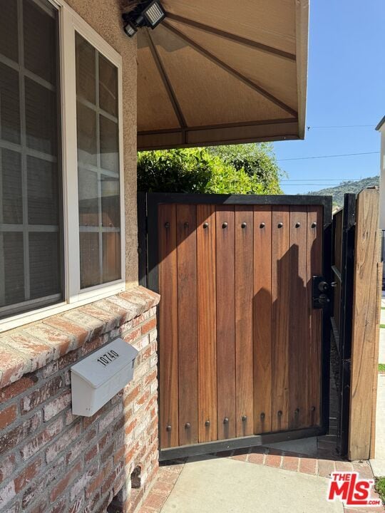Building Photo - 10740 Aqua Vista St