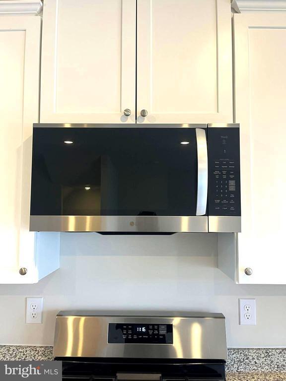 Building Photo - 7618 Johnnycake Rd