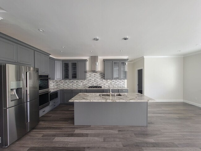 Building Photo - Stylish Single-Level Home in Pasco with Fi...