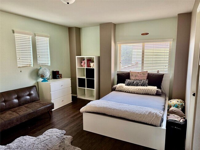 Building Photo - 2604 Garlic Creek Dr