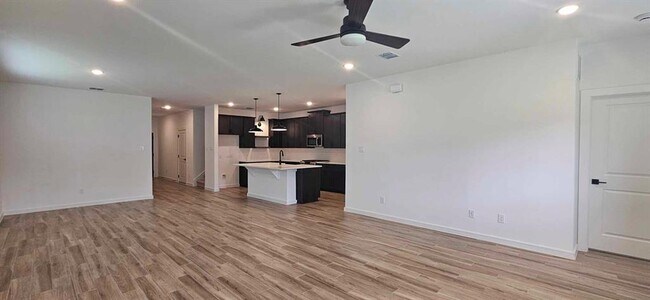 Building Photo - 8423 Bay Rdg Cir