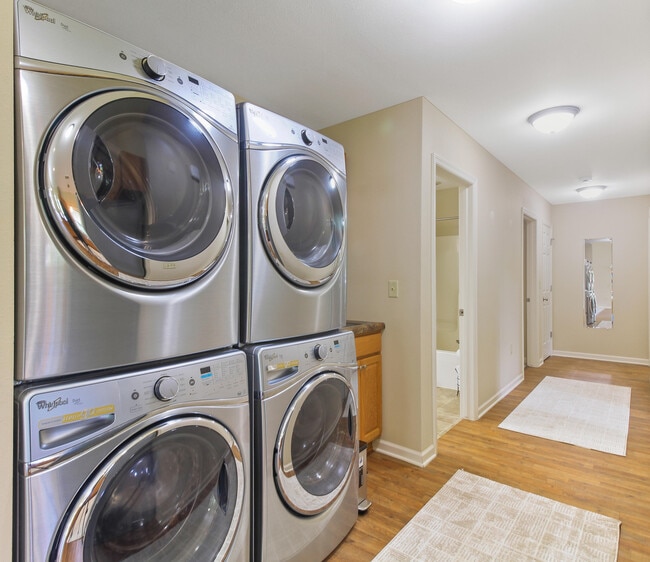 Building Photo - N7439 Mariner Hills Cir