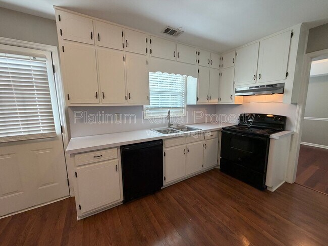 Building Photo - 240 Carter Rd