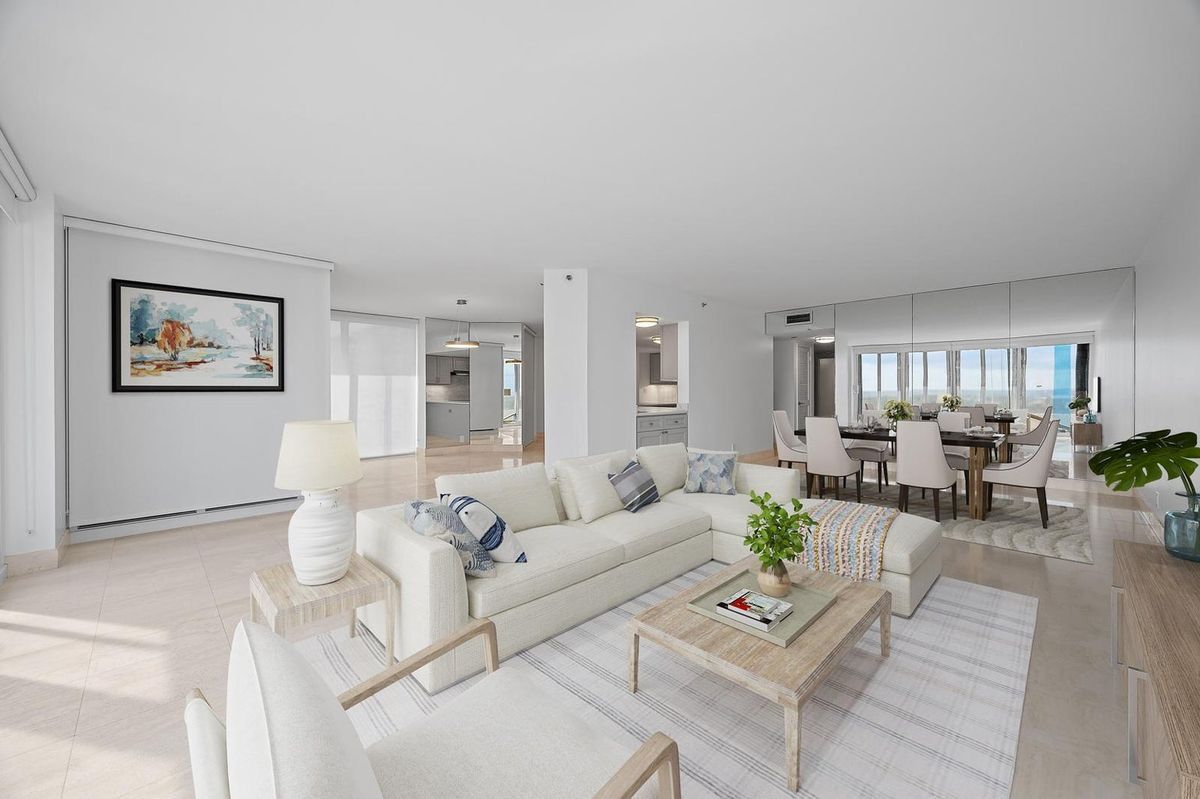 Building Photo - 529 S Flagler Dr