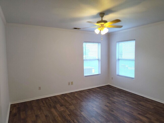 Building Photo - Ranch Style Home