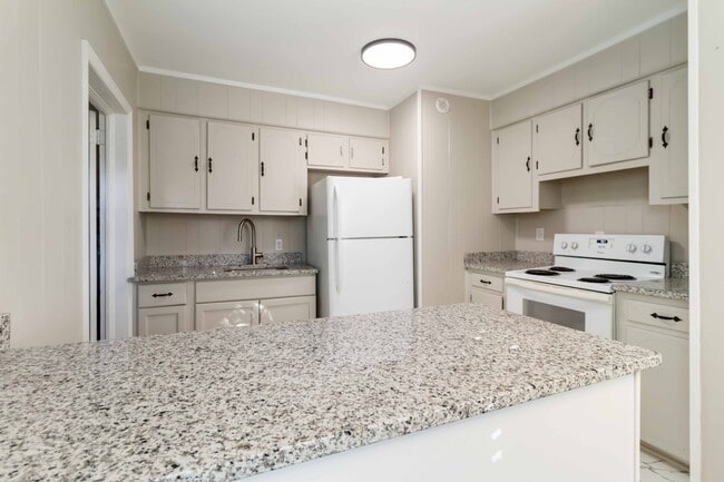 Building Photo - 138 Phifer Dr