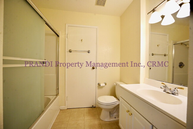 Building Photo - Convenient Novato Apartment with Great Nat...