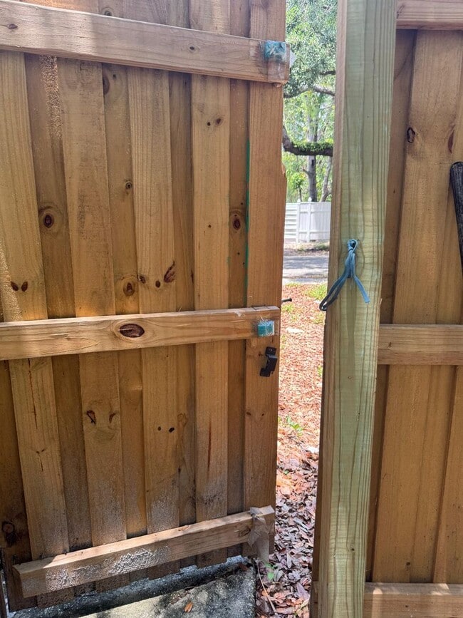 Building Photo - 5/2. Available Now Tampa ! Ask about specials