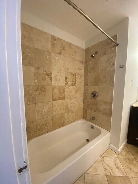 Building Photo - 26 Fleet St