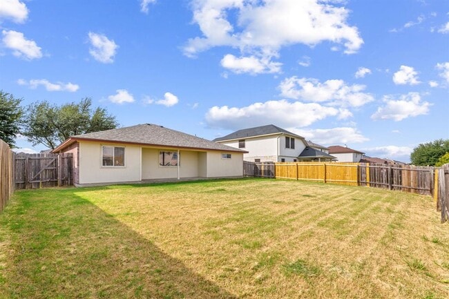 Building Photo - 4807 Golden Gate Dr