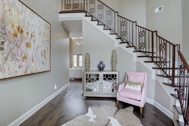 Building Photo - Winslow Cove Furnished Executive Estate with Pool