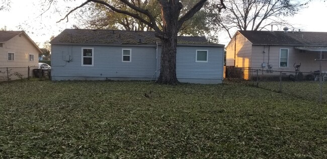 BACK - 4817 Highway Drive