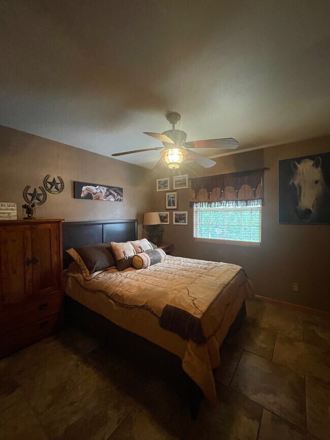 Building Photo - 4350 N Agua Fria Dr