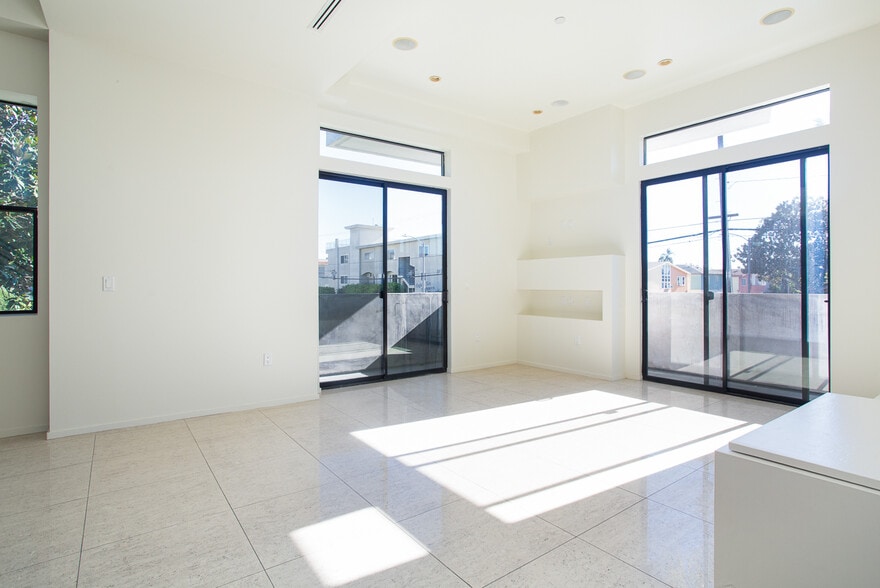 Building Photo - 8639 Whitworth Dr