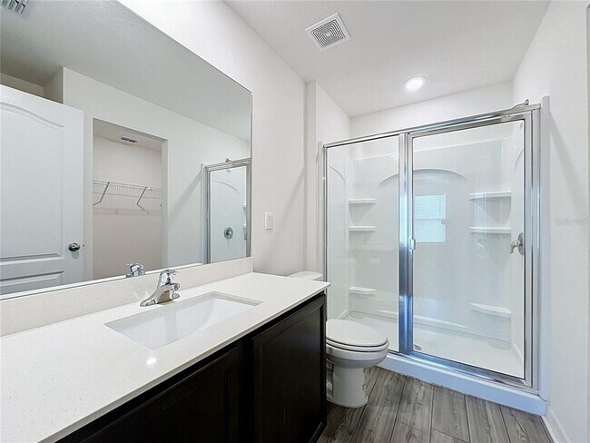 Building Photo - 1407 Hillsborough Way