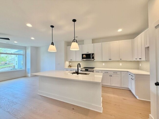 Building Photo - 622 Rocky Knob Ct