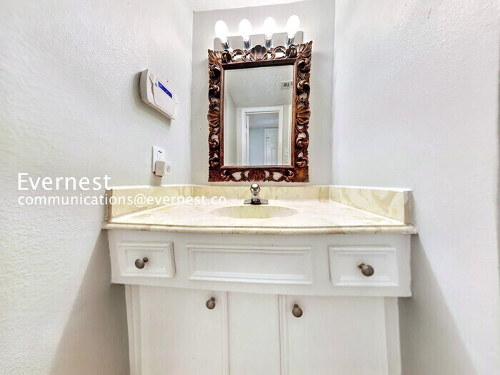 Building Photo - 10223 Sageaspen Ln