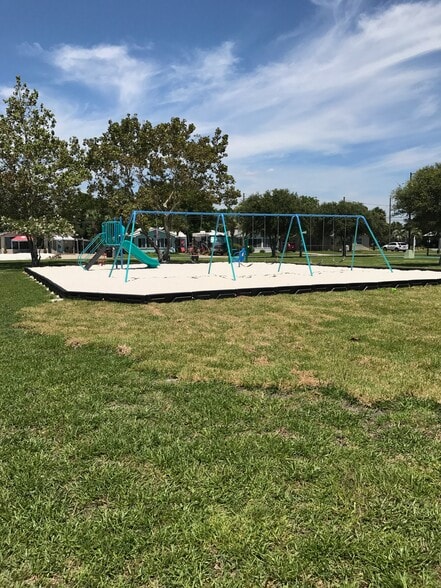 Maggie Still Park - 606 Lantana St