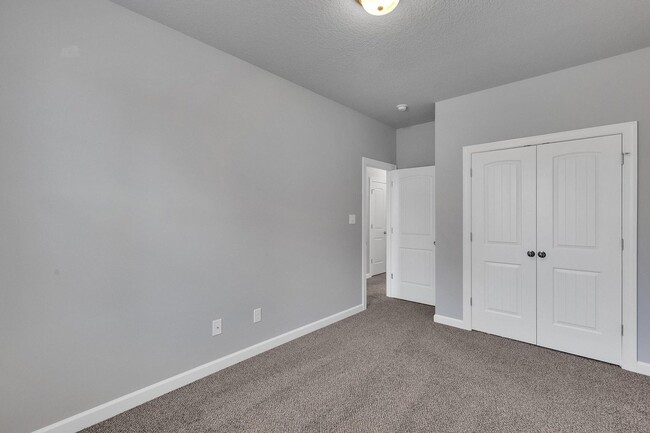 Building Photo - Modern 2-Story Townhome with Garage
