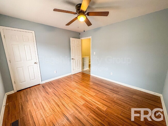 Building Photo - 102 David Dr