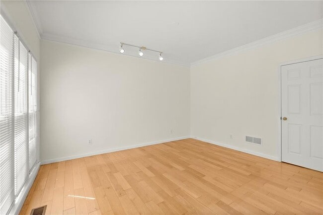 Building Photo - 1440 Grovehurst Dr